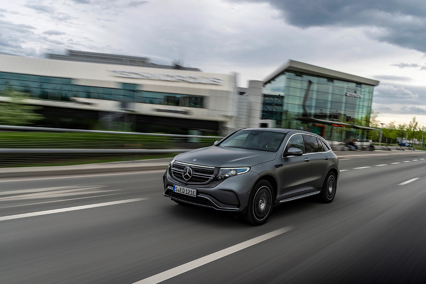 mercedes-benz-eqc